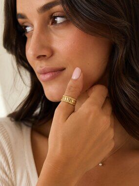 14k Yellow Gold Leaf Engraved Thumb Ring, Size 9 Nature Inspired Gold Thumb Band